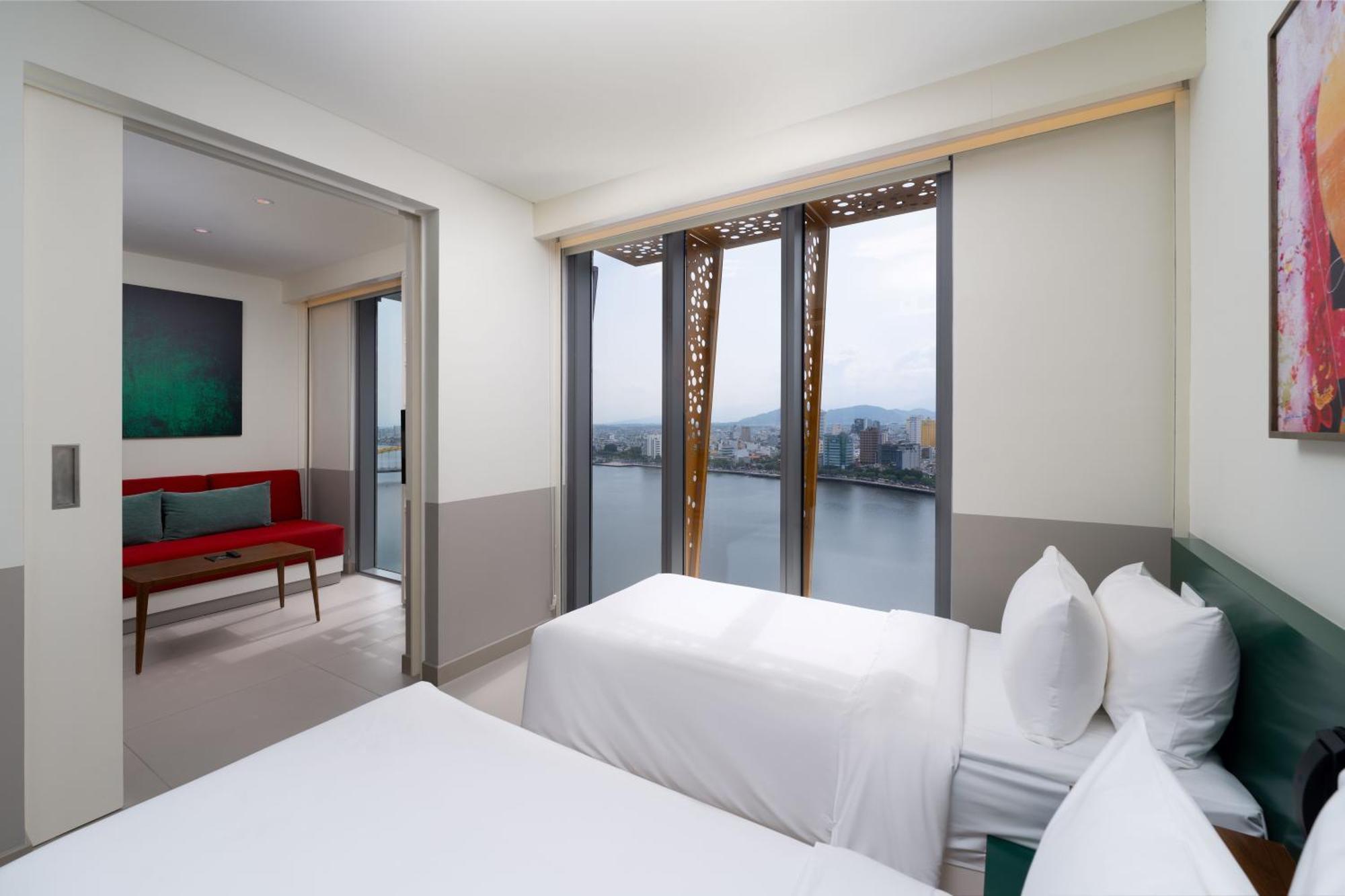 Wink Icon Hotel Danang Riverside - Luxury Suites - 24Hrs Stay & Rooftop Pool Bar Exterior photo