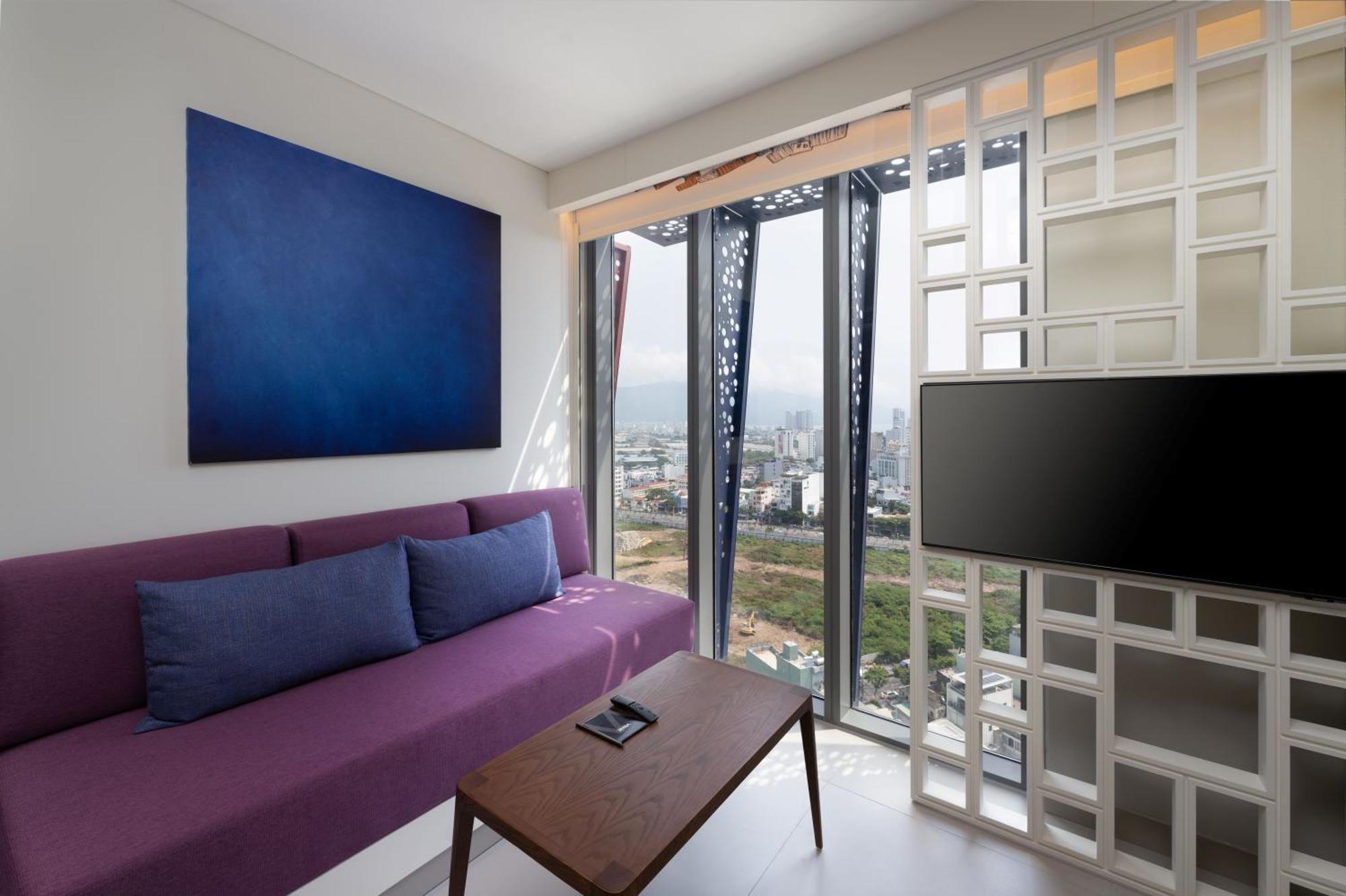 Wink Icon Hotel Danang Riverside - Luxury Suites - 24Hrs Stay & Rooftop Pool Bar Exterior photo