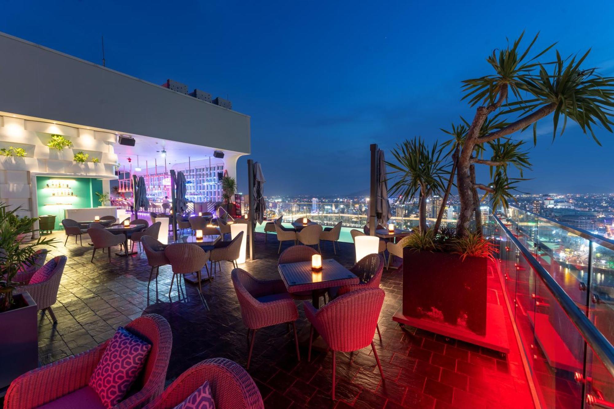 Wink Icon Hotel Danang Riverside - Luxury Suites - 24Hrs Stay & Rooftop Pool Bar Exterior photo